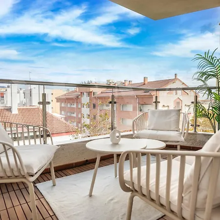 Apartment With Balcony, Close To The By Rems *